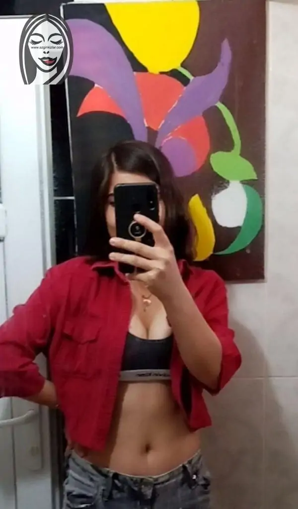 Tabletten Çekim Yapan Ünili Körpe