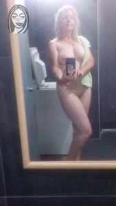 Amcığı Yanan Sarışın Milf